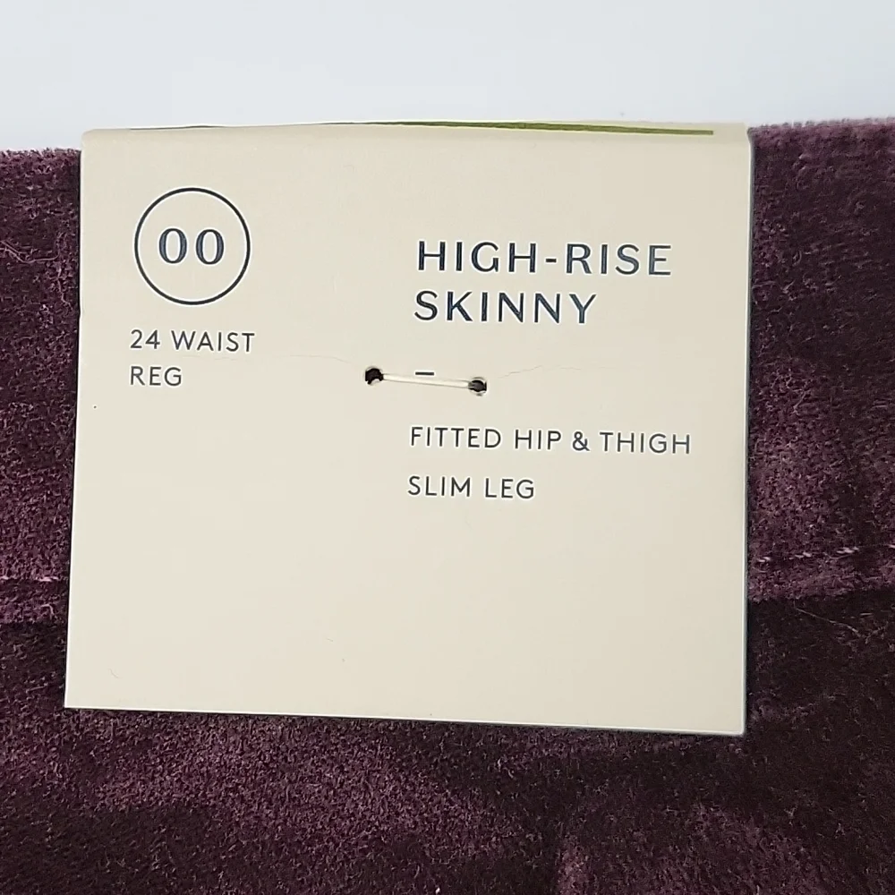 NWT Universal Thread Burgundy High Rise Velvet Velour Skinny Pant Jean